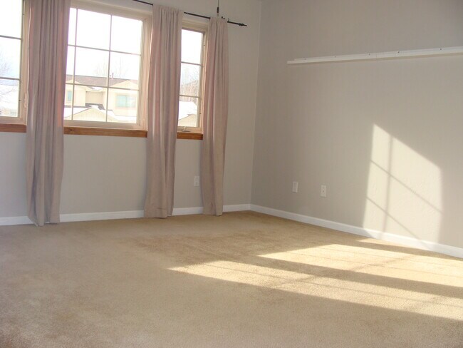 Building Photo - 300 Chatfield Ln