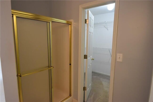 Building Photo - 629 Overhill Dr