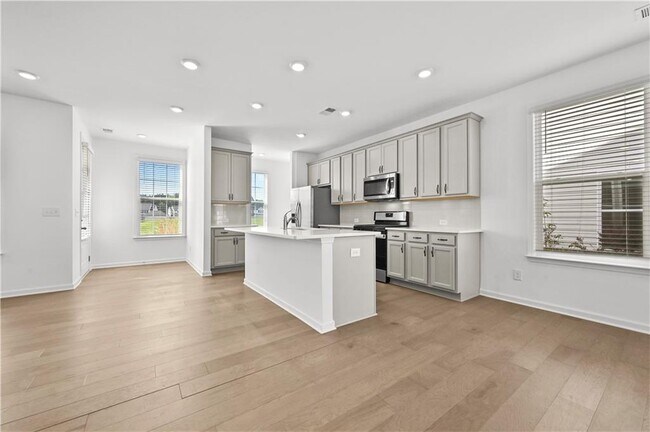 Building Photo - 4541 Encore Blvd