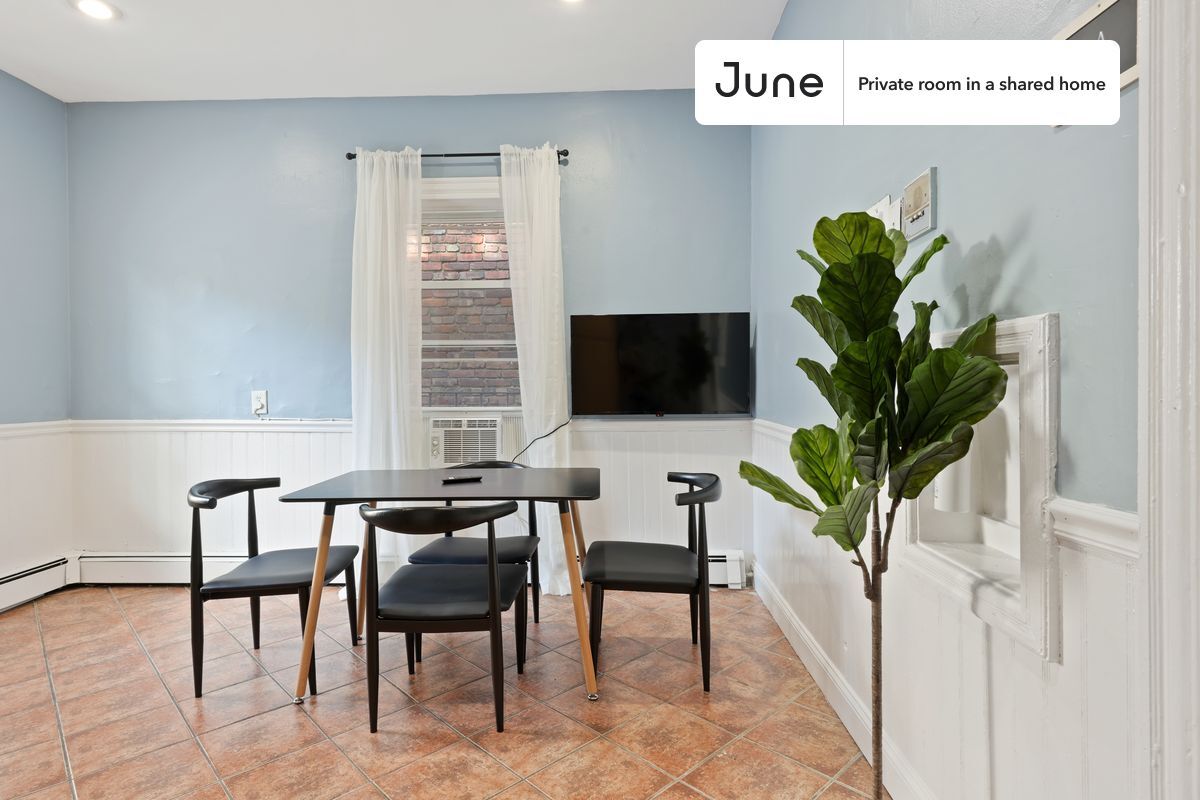 Building Photo - Room in Shared 3 bed/1 bath home in Mission Hill