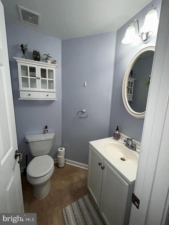 Building Photo - 318 Red Haven Ct