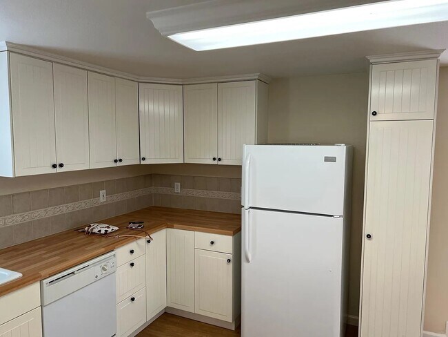 Building Photo - 419 Tyndall St