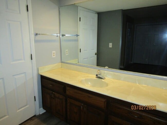 Building Photo - 4812 Pinehurst Cir