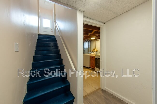 Building Photo - 1301 E 23rd St