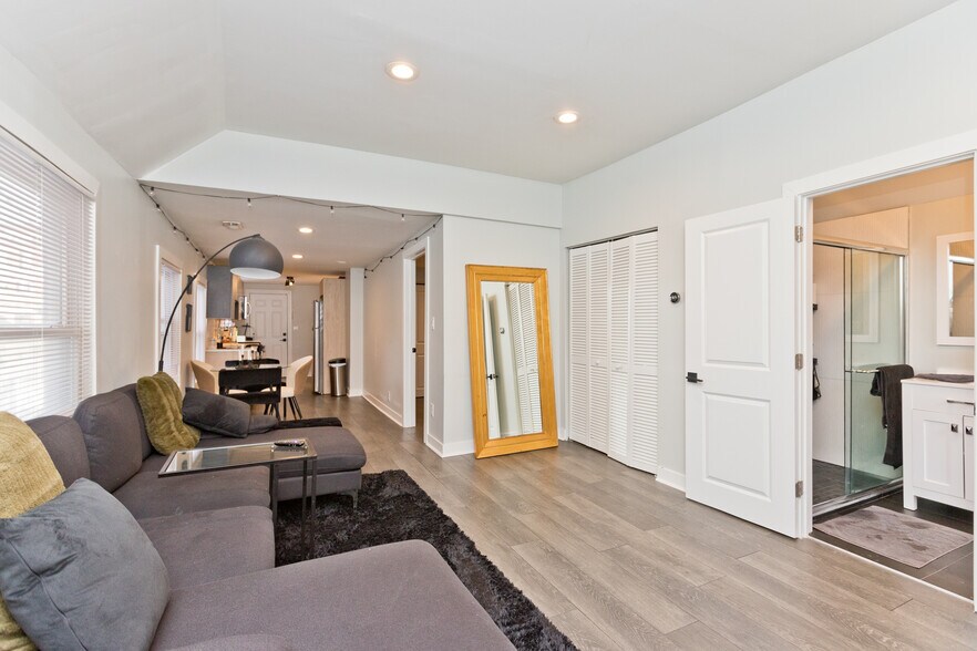 Building Photo - 1708 S Morgan St