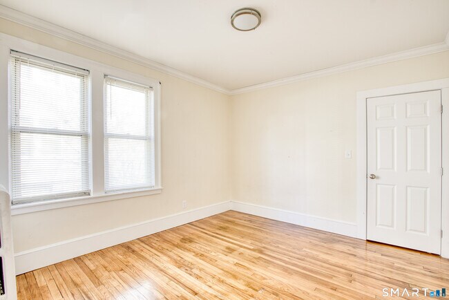 Building Photo - 44-46-46 Glendale Ave