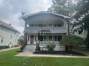 Building Photo - 2121 Carabel Ave