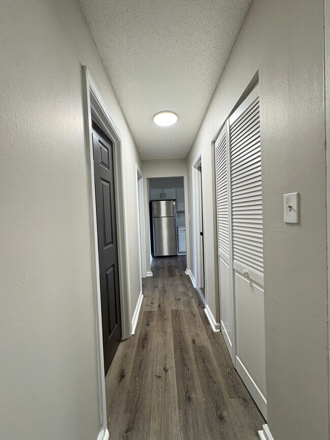 Building Photo - Bellagio West Living I