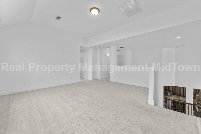 Building Photo - 4106 Horseshoe Ln