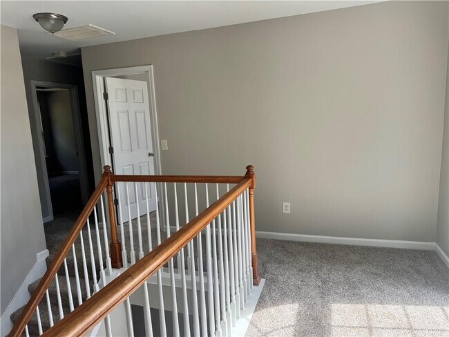 Building Photo - 3140 Ridge Hill Pkwy