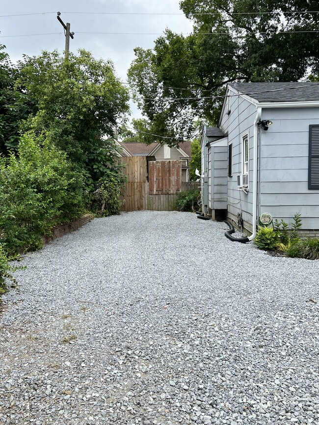 Building Photo - 130 Reid St