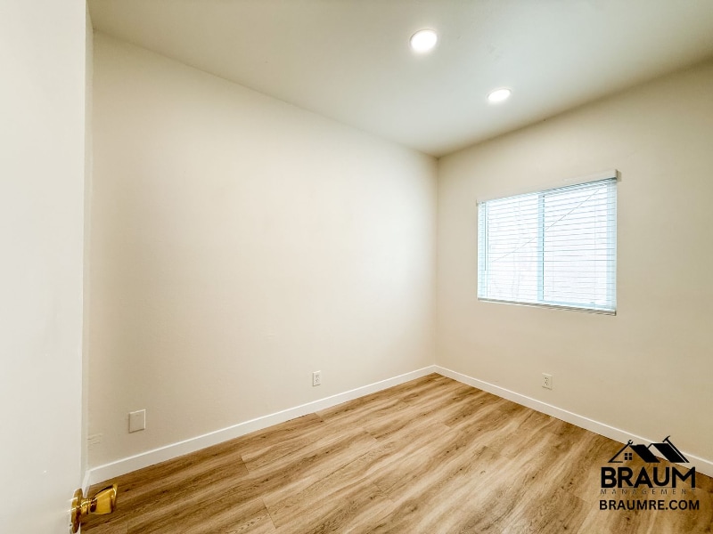 Building Photo - 11459 Collins St