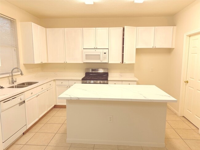 Building Photo - 4738 Stoney Point Ct