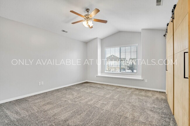 Building Photo - 928 Chelsea Ln
