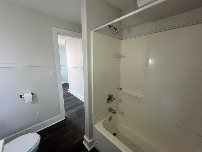 Building Photo - 322 N 2nd Ave