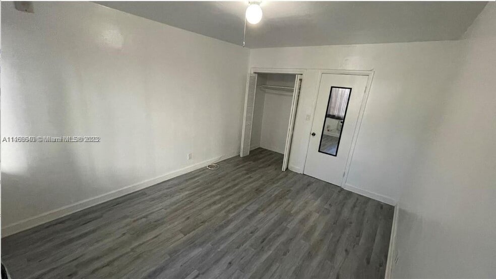 Primary Photo - 320 86th St