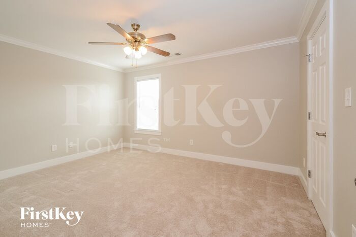 Building Photo - 4572 Gibson Dr