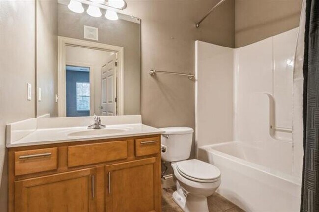 Building Photo - AUGUST 2026!!! Beautiful 2 Bedroom, 2 Bath Condominium in University Heights