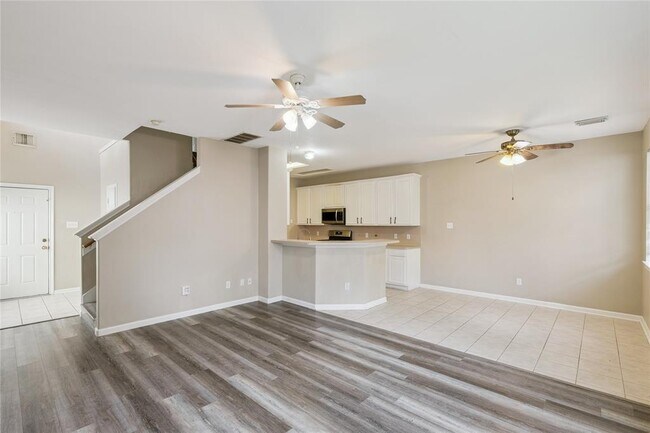Building Photo - 16635 Newglen Ln