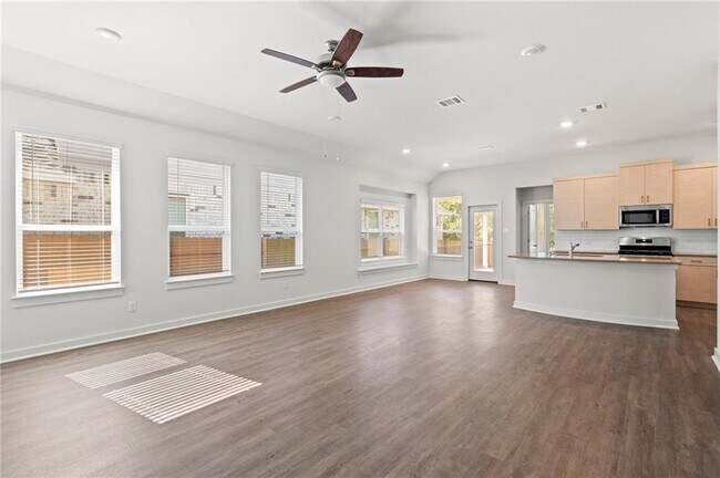 Building Photo - 1012 Paddock Ln