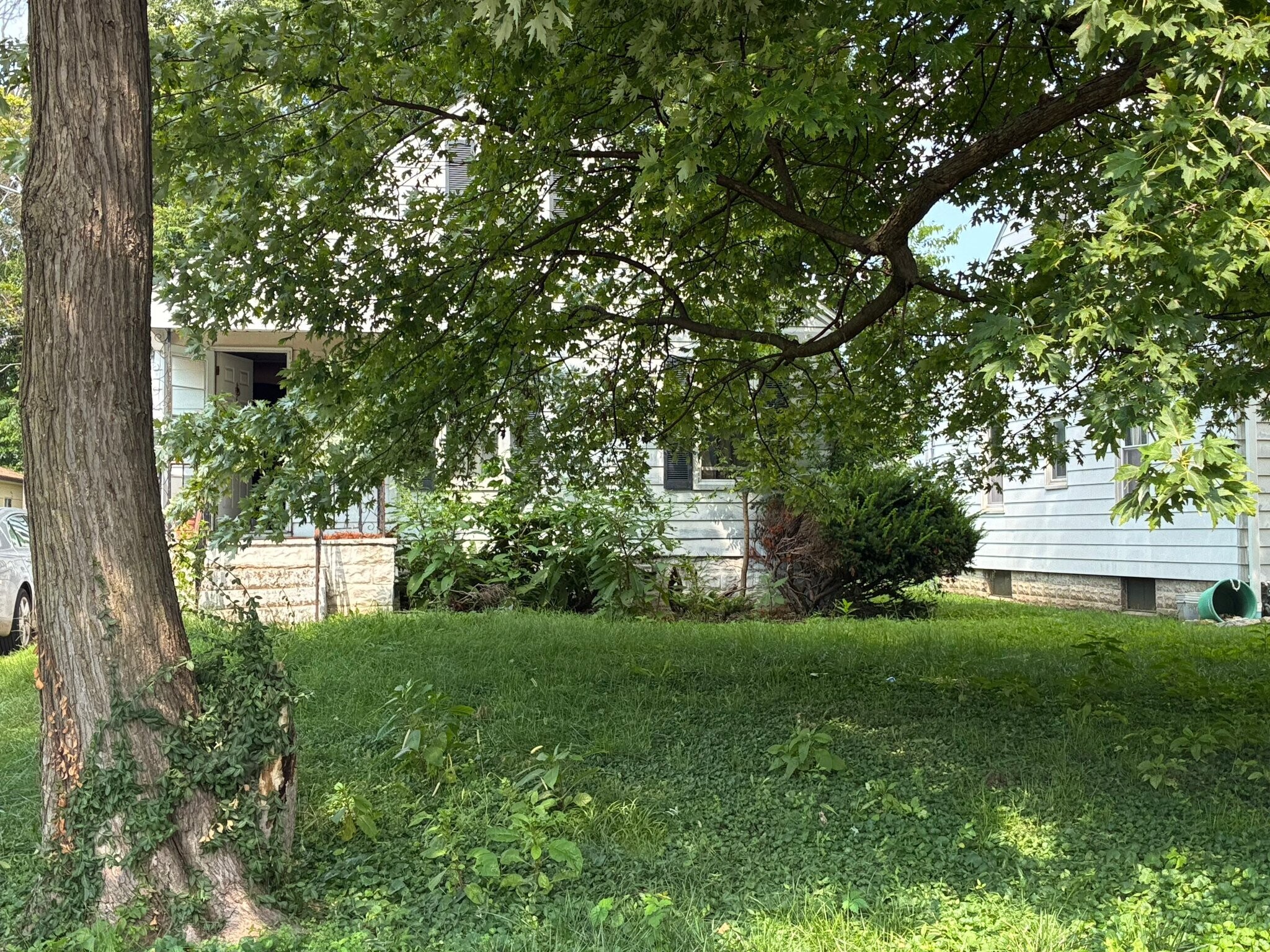 Building Photo - 505 Chaudet Ave