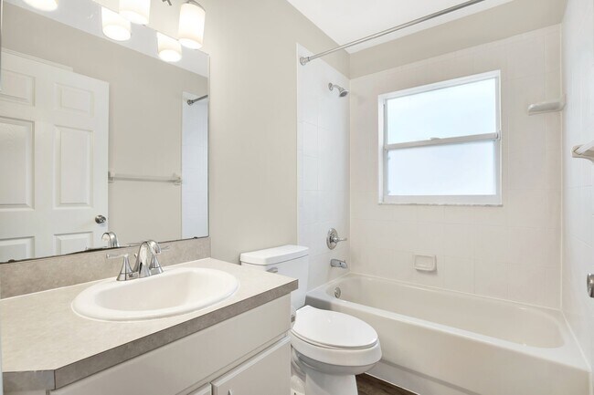 Building Photo - 10613 Little Bend Ln