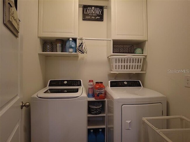 Building Photo - 32662 Brooks Hawk Ln