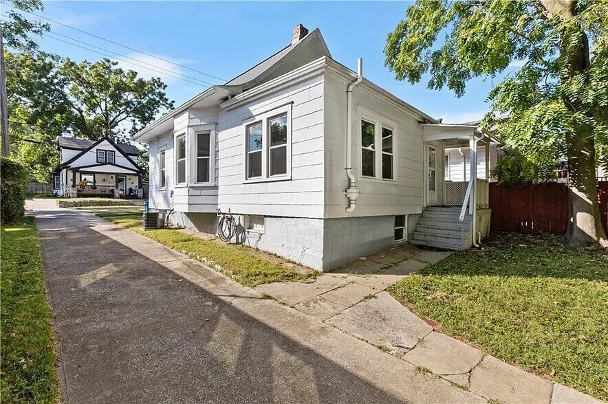 Building Photo - 4339 Lloyd St