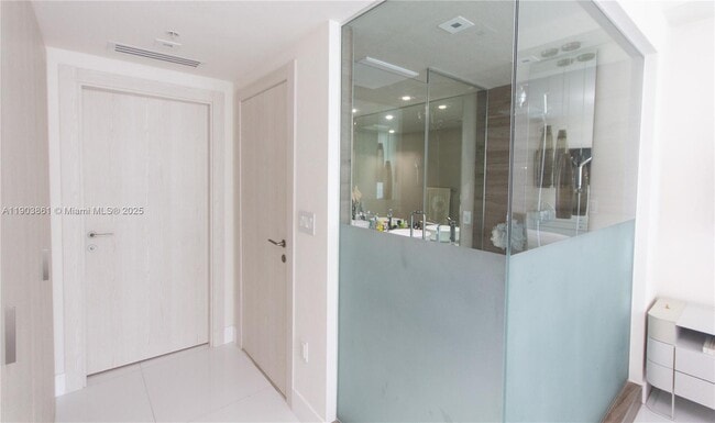 Building Photo - 92 SW 3rd St