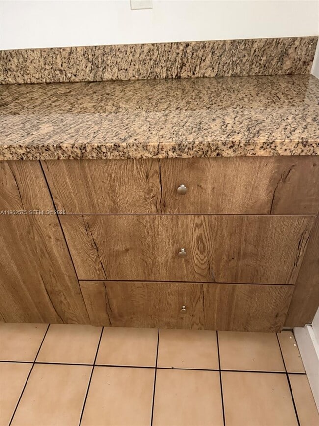 Building Photo - 6190 W 19th Ave