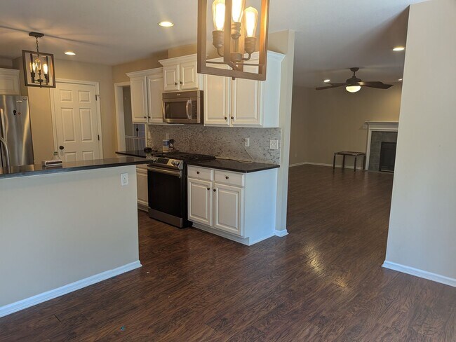 Building Photo - 4108 Cedar Crest Ln