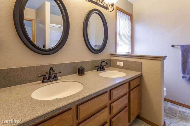 Building Photo - 4 br, 4 bath House - 1766 Wimbley Ct