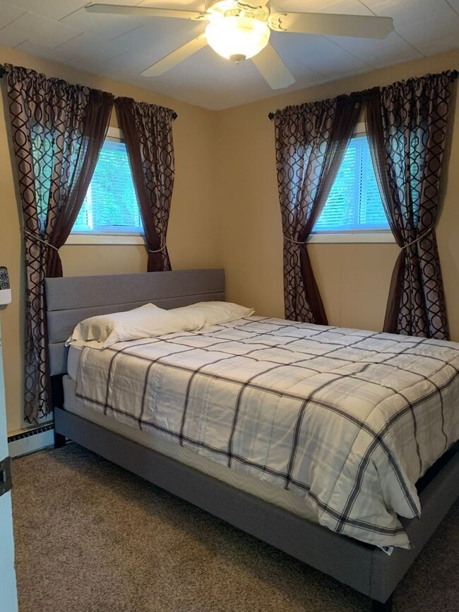 Building Photo - Fully-Furnished Cozy Retreat