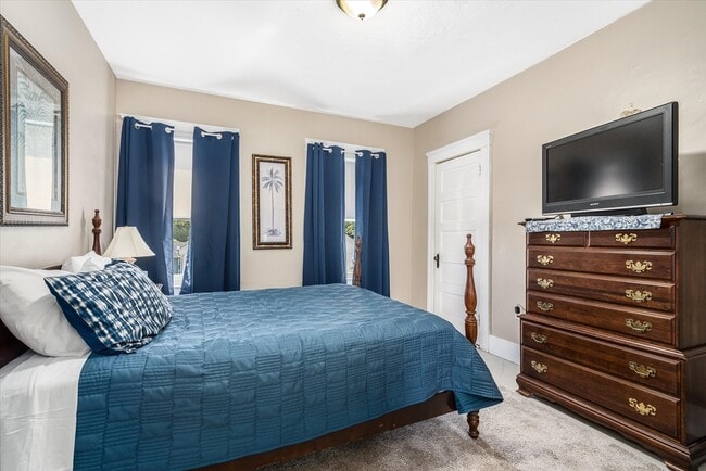 Building Photo - 427 Hamilton St