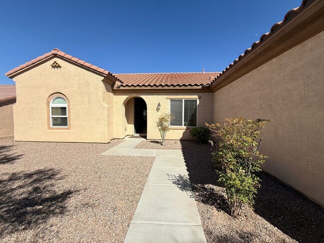 Building Photo - 2240 Shadow Canyon Dr