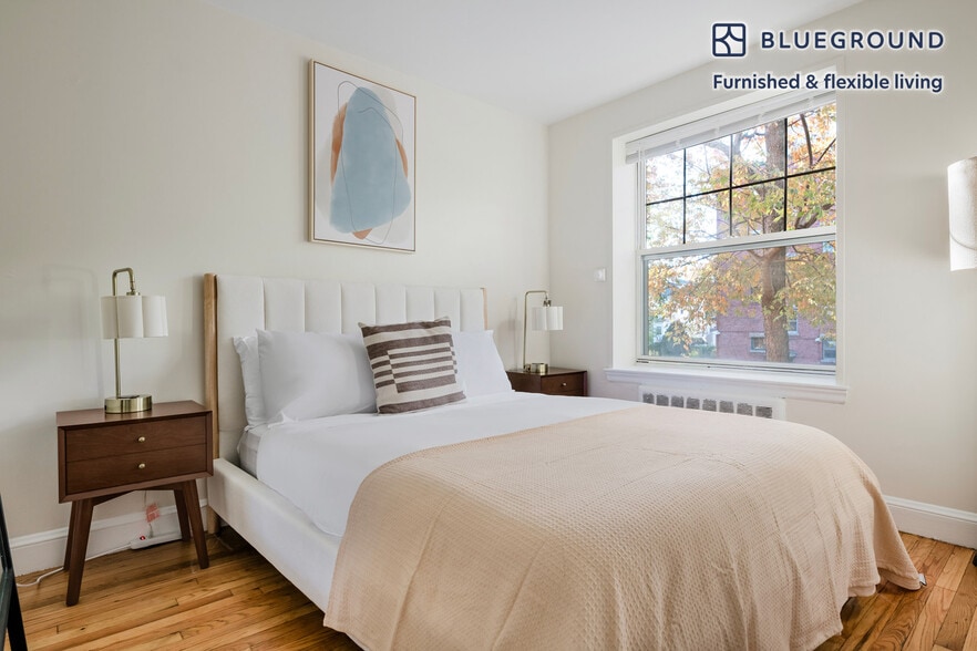 Building Photo - 270 Harvard St