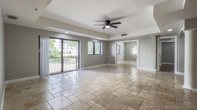 Building Photo - 4241 N Ocean Dr