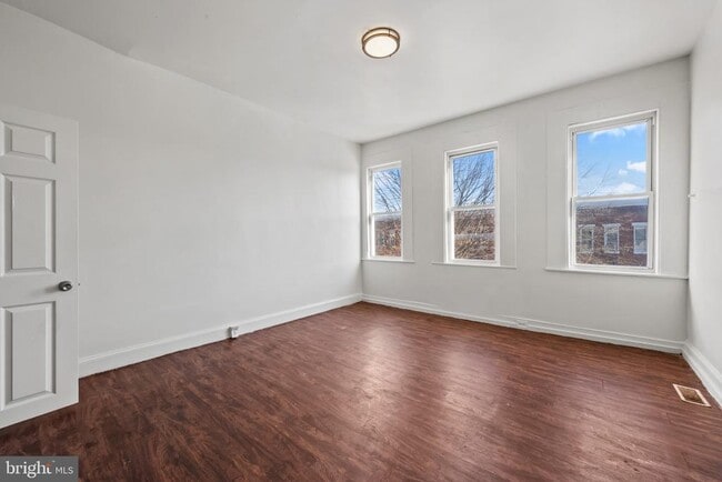 Building Photo - 220 N Luzerne Ave