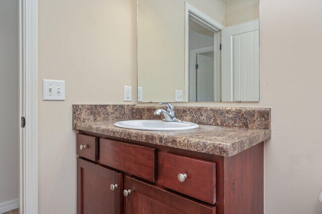 Building Photo - 646 Hunters Ridge Rd