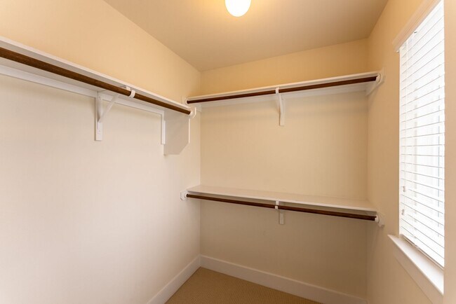 Building Photo - Spacious, Stylish, and Perfectly Located 3 Bedrooms, 2.5 Bathrooms in North Shields!!!