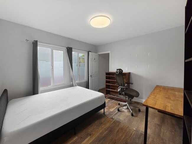 Building Photo - 3BR Craftsman-Style HOUSE for Rent | Priva...