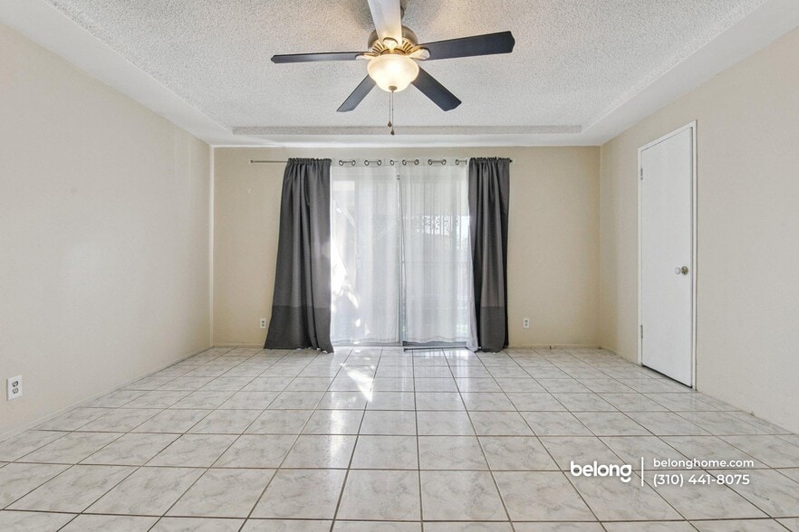 Building Photo - 6911 Bellaire Ave