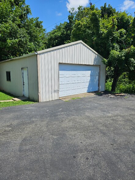 Building Photo - 1600 Christian Church Rd