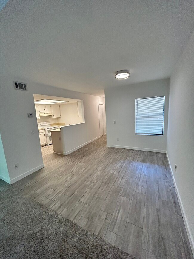 Building Photo - 7200 SW 8th Ave