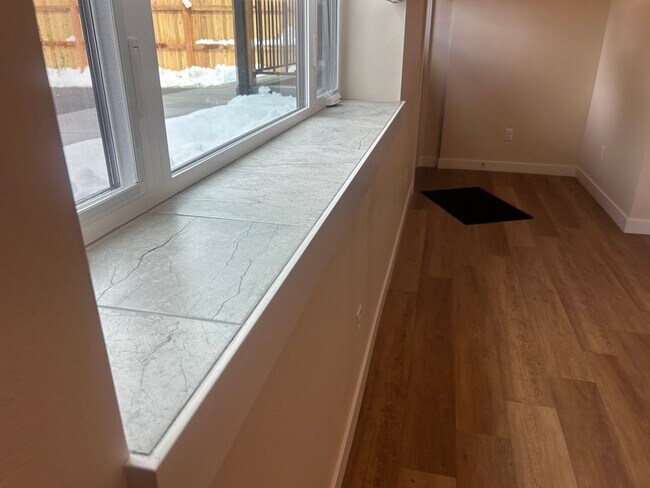 Building Photo - 2Br 2Full Baths and 2 walk in closets-privacy and space. Move in special $500 off first full mont...