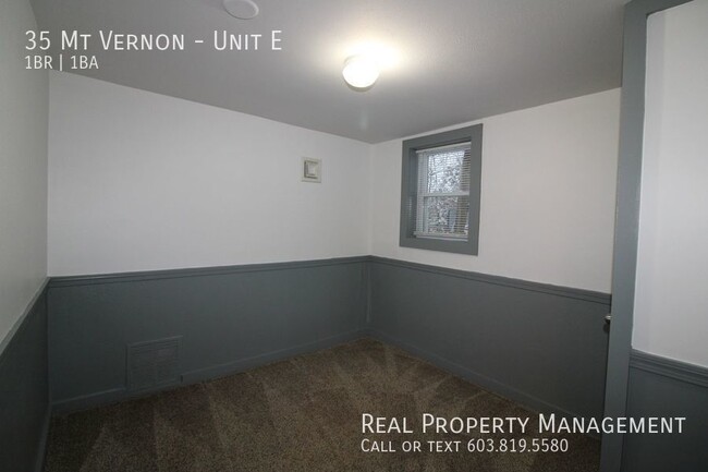 Building Photo - Spacious Multi Level 1 Bedroom with Office!