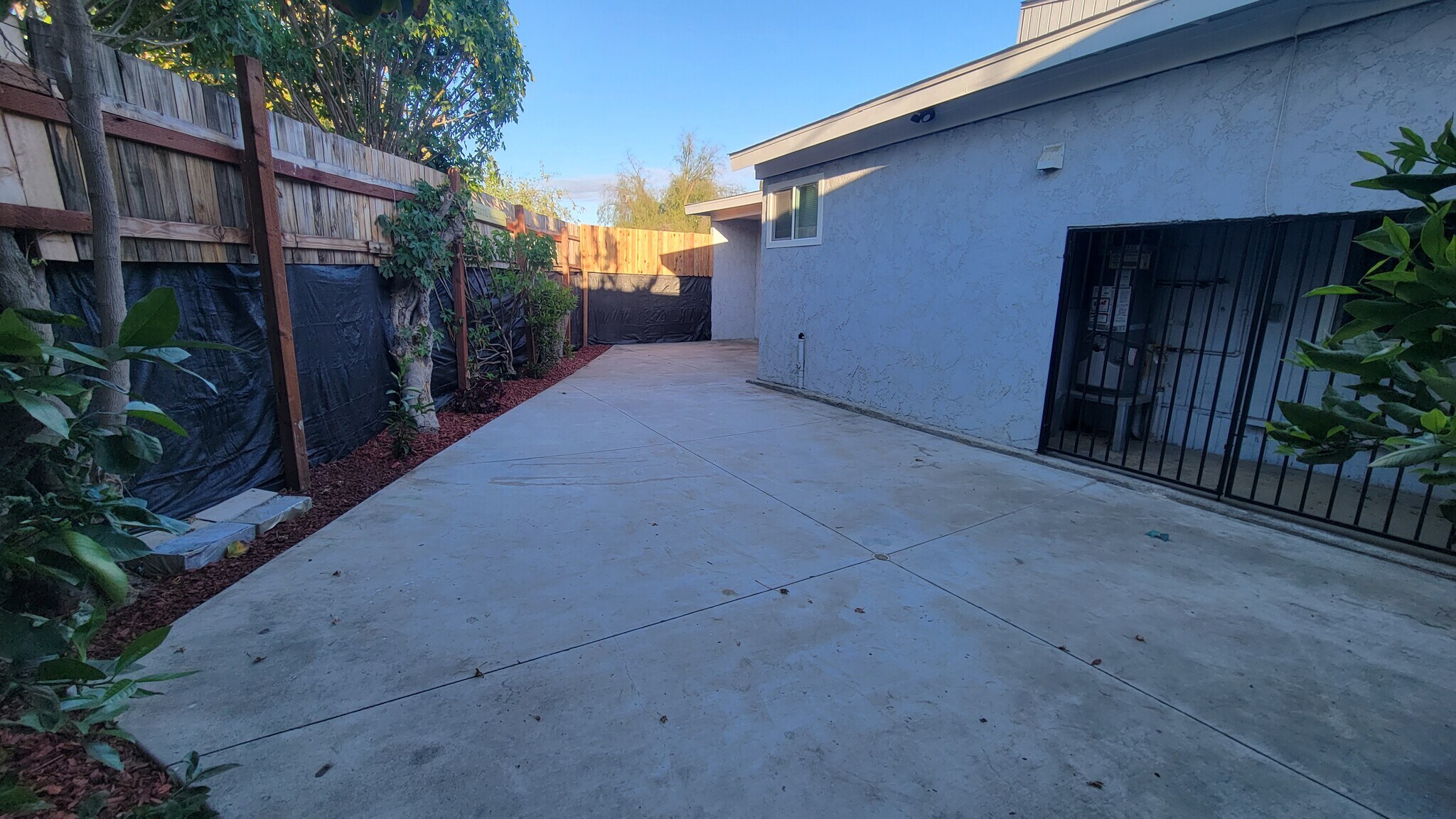 Building Photo - 2325 W Sequoia Ave