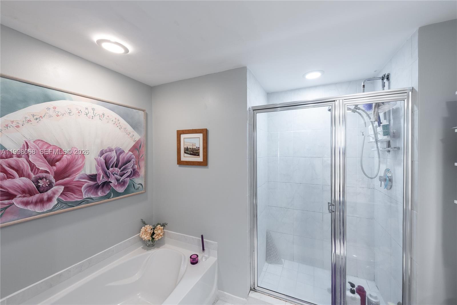 Building Photo - 950 Brickell Bay Dr