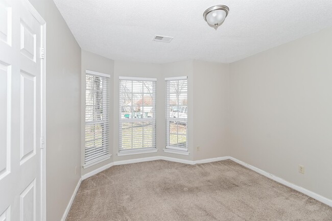 Building Photo - 2692 Country Lawn Cove