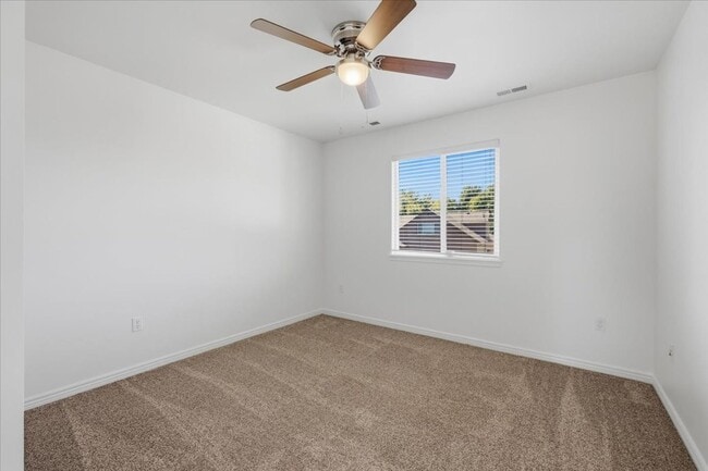 Building Photo - 3053 E Calabria Dr
